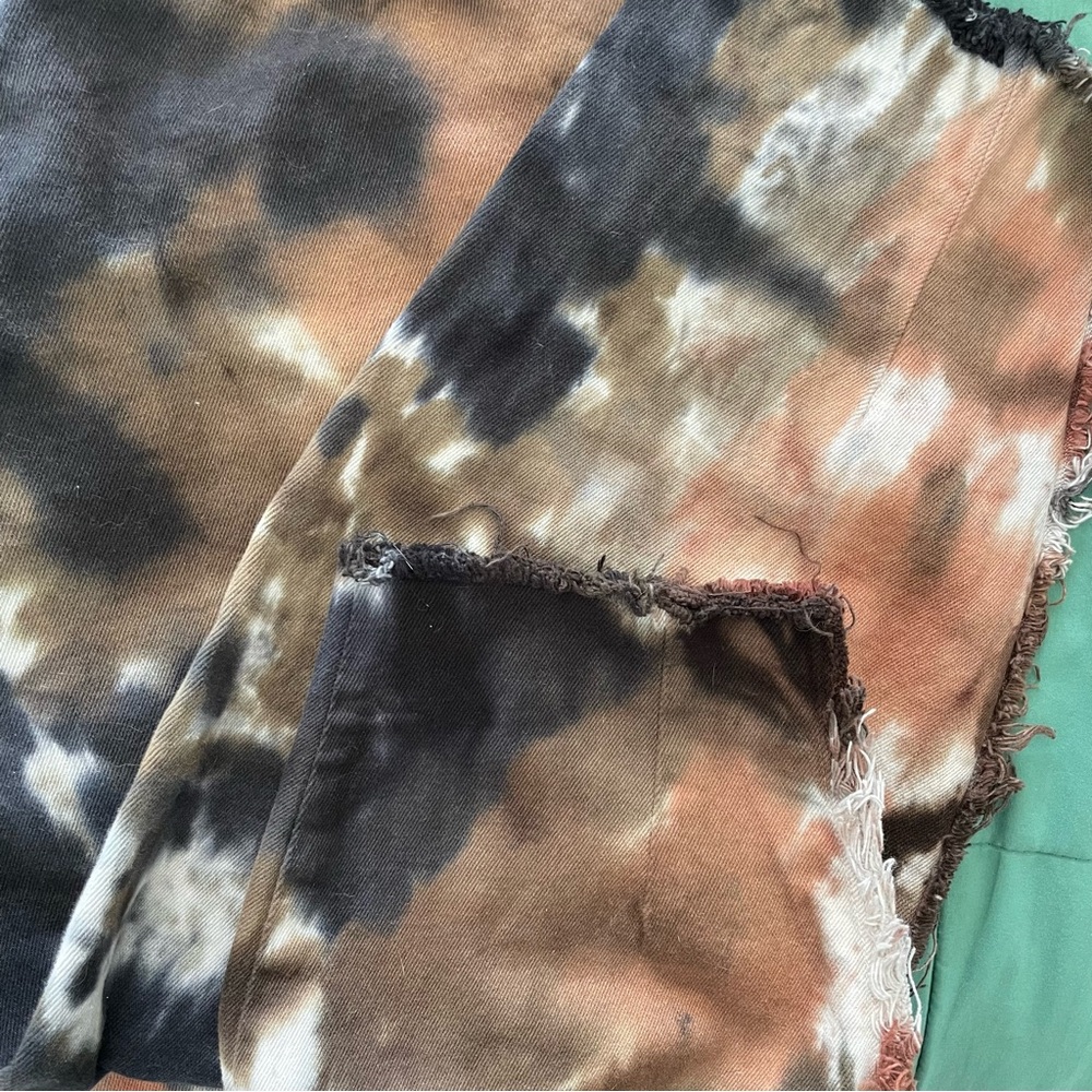 Vibrant M.i.U "Detailed Outseam Slouch Jeans in Tie Dye" Size 7/27 - Picture 6 of 10